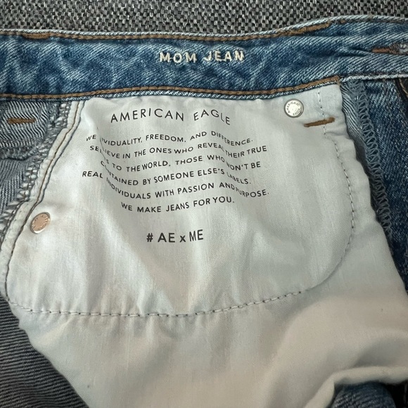 American Eagle Mom Jeans / US 6 - Picture 5 of 6